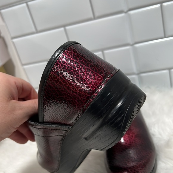 Dansko Professional Women's US 8.6-9 39 EU Slip-On Clogs Cracked Plum Maroon - Picture 6 of 12